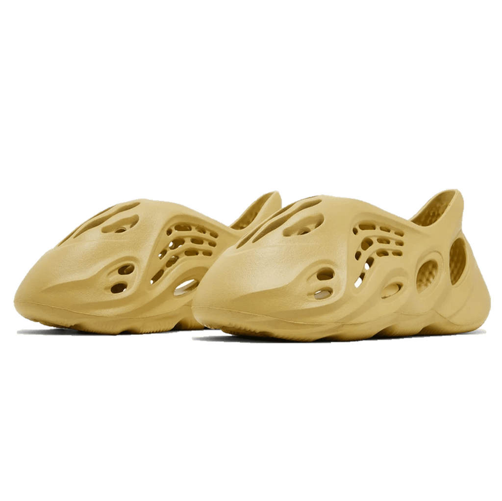 Yeezy Sulfur Runner